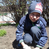 dzieci-sadza-rosliny