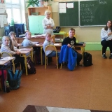 gimnazjalisci-czytaja