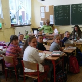 gimnazjalisci-czytaja
