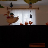 dzieci-ogladaja-spektakl