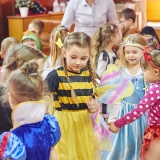 zabawy-taneczne-na-balu-karnawalowym