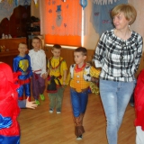zabawy-taneczne-na-balu-karnawalowym