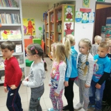 dzieci-na-zajeciach-w-bibliotece