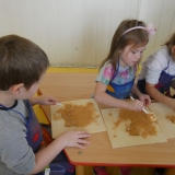 dzieci-robia-wafle