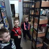dzieci-na-zajeciach-w-bibliotece