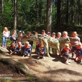 dzieci-w-dino-parku
