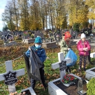 miniatura_mali-wolontariusze-sprzatali-groby-zolnierzy